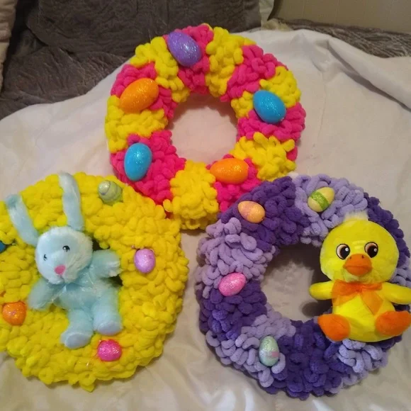 Handmade Loop Yarn Easter Wreaths - Picture 7 of 7